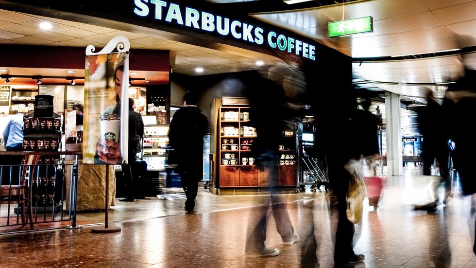 Starbucks öppnade sin första butik i Sverige 2010, på Arlanda flygplats.