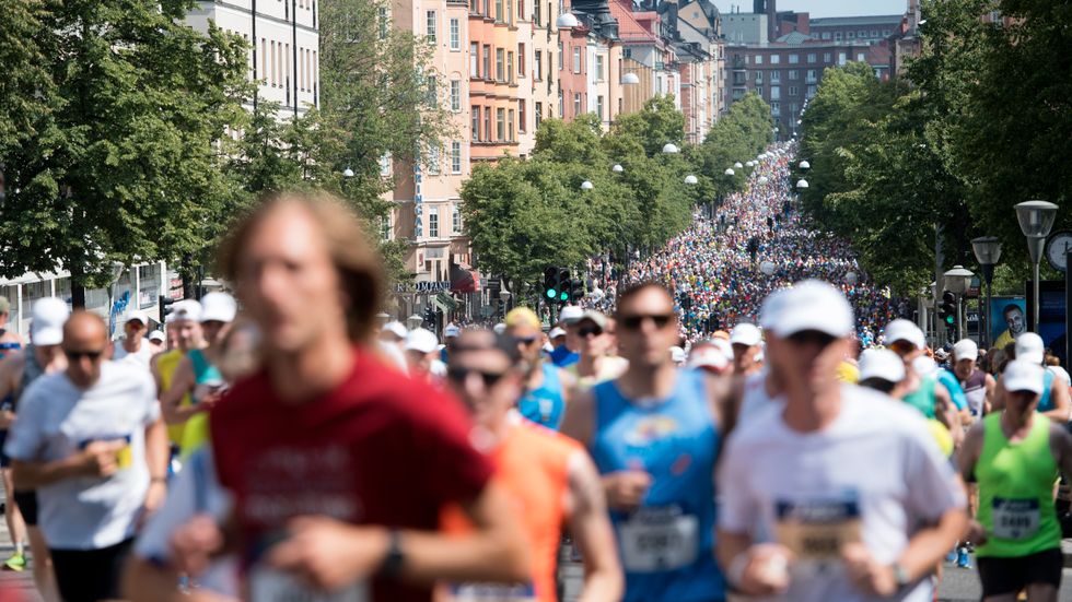 Drygt 200 löpare kan ha sprungit fel i årets Stockholm Marathon.