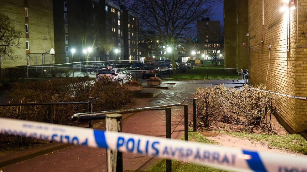 En 17-åring har anhållits misstänkt för inblandning i mordet på en 23-årig man i Malmö förra veckan. Sedan tidigare sitter tre män häktade i ärendet. Arkivbild.