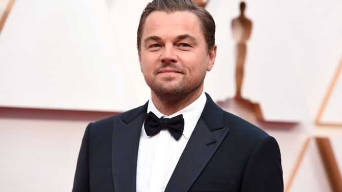 Leonardo DiCaprio anländer till Oscarsgalan 2020.