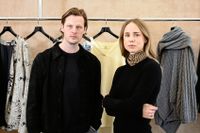 Karl Lindman och Elin Kling bakom modehuset Totême är en av kandidaterna till SvD Affärsbragd 2021.
