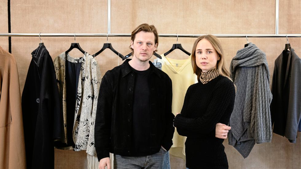 Karl Lindman och Elin Kling bakom modehuset Totême är en av kandidaterna till SvD Affärsbragd 2021.