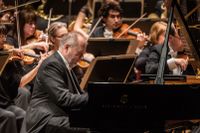 Garrick Ohlsson i Busonis pianokonsert tillsammans med Kungliga Filharmonikerna.