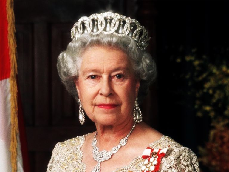 Drottning Elizabeths märkligaste privilegier | SvD Perfect Guide