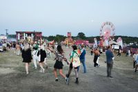 Lollopaloozafestivalen har lockat tiotusentals besökare till Gärdet i Stockholm.