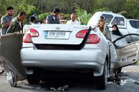 Fyra svenska ungdomar omkom i en trafikolycka i Thailand på tisdagsmorgonen.
