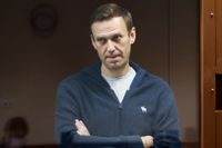 Aleksej Navalnyj i en rysk rättssal tidigare i år.