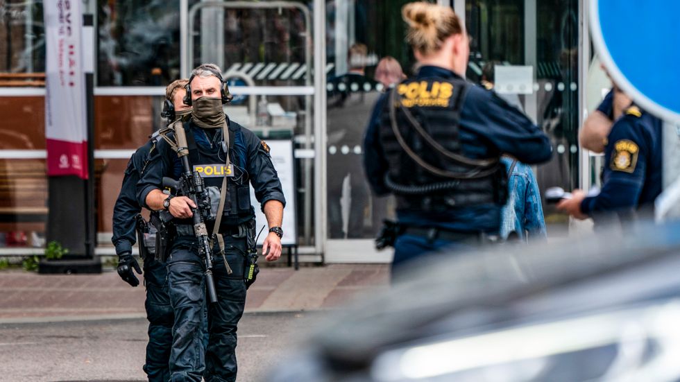 Polisens regionala insatsstyrka på plats i Lund. 