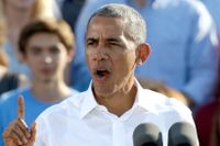 "Världens öde vacklar, och ni, North Carolina, måste se till att vi knuffar den i rätt riktning", sade Barack Obama vid onsdagens framträdande.