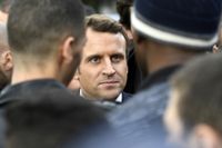 Frankrikes presidentkandidat Emmanuel Macron portar Sputnik och Russia Today från sina valmöten. 