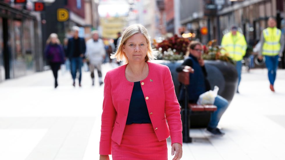 Socialdemokraterna i Skaraborg gör som partikamraterna i Halland och nominerar Magdalena Andersson att efterträda Stefan Löfven som S-ledare.