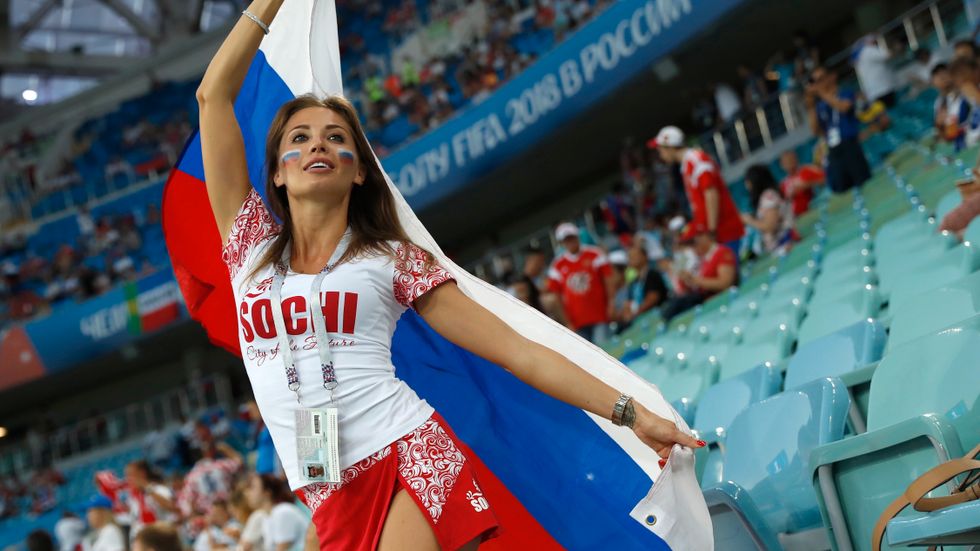 En rysk supporter inför kvartsfinalen mellan Ryssland och Kroatien.