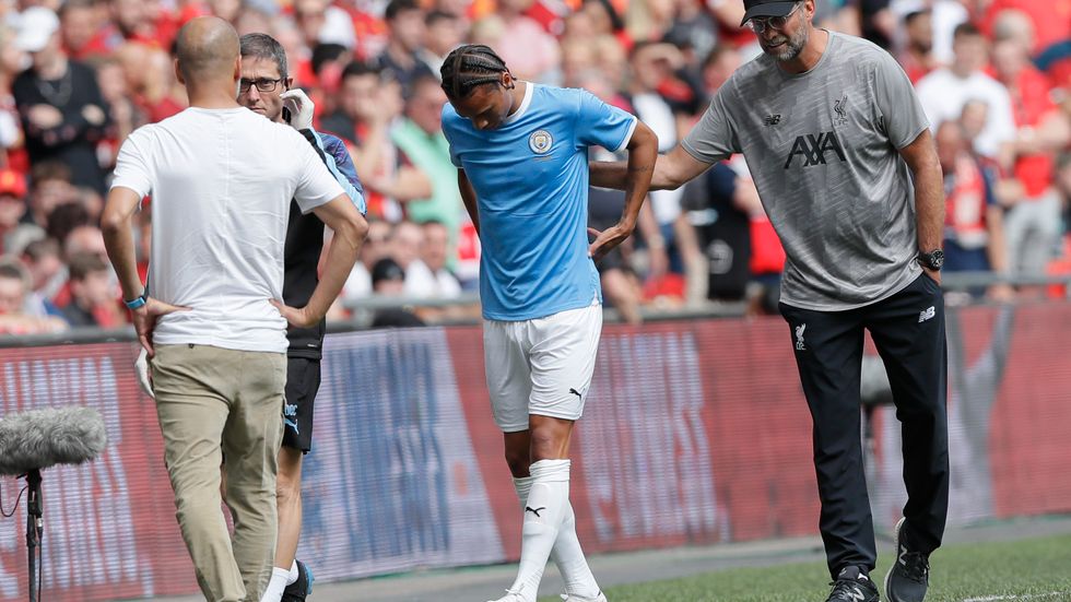 Leroy Sané lämnade skadad Community Shield-matchen mellan hans Manchester City och Liverpool i söndags. Det har nu visat sig att ett korsband i höger knä är trasigt. Arkivbild