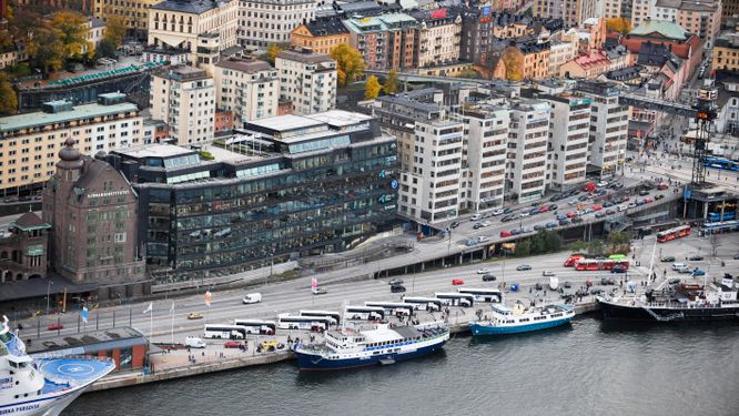 Nobelcenter med utsikt mot Stockholms ström ska byggas framför det så kallade Glashuset vid Slussen. 