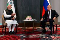 Indiens premiärminister Narendra Modi i samtal med Vladimir Putin. 