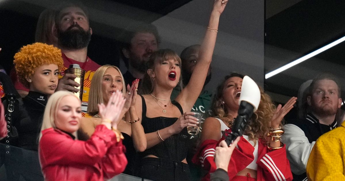 Taylor Swift svepte öl – och stal showen