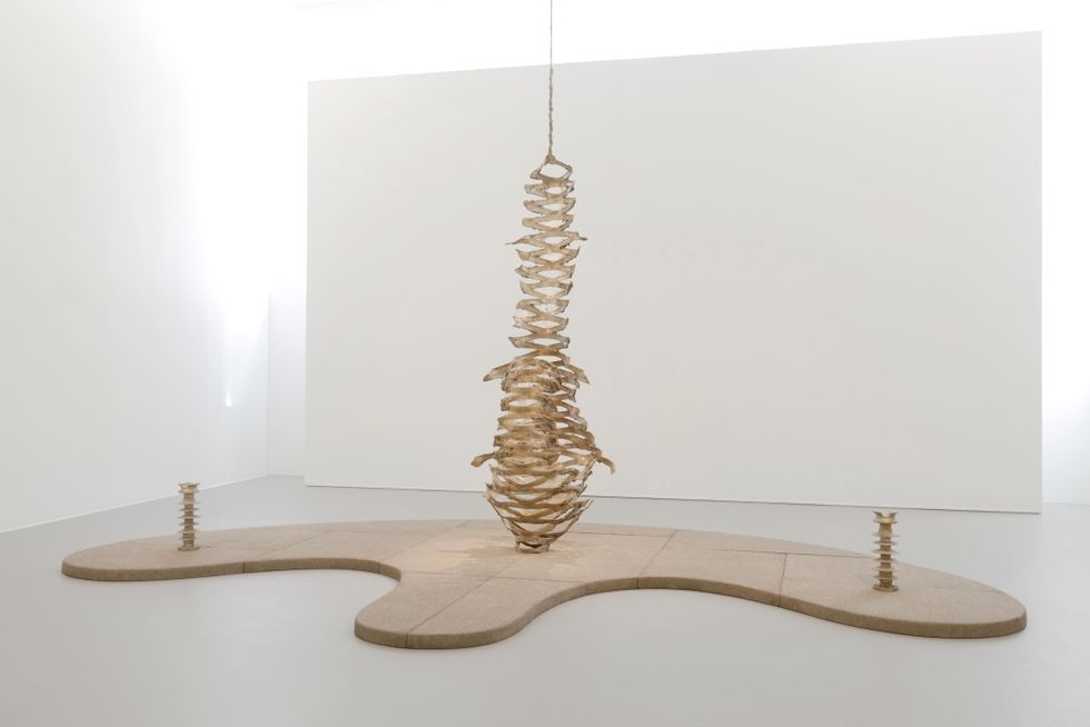 Ohlsson/Dit-Cilinn, ”Hypnotikon”, 2019. Blandteknik. Installationsvy på Cecilia Hillström Gallery.