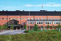 Vrinnevisjukhuset i Norrköping. Där vårdades mannen fram till måndagskvällen då han fördes i ambulans till Astrid Lindgrens barnsjukhus i Stockholm.